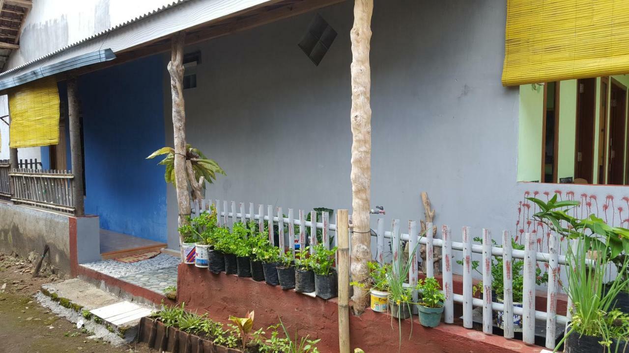 Ijen Mansjestic B&B Tamansuruh Exterior photo